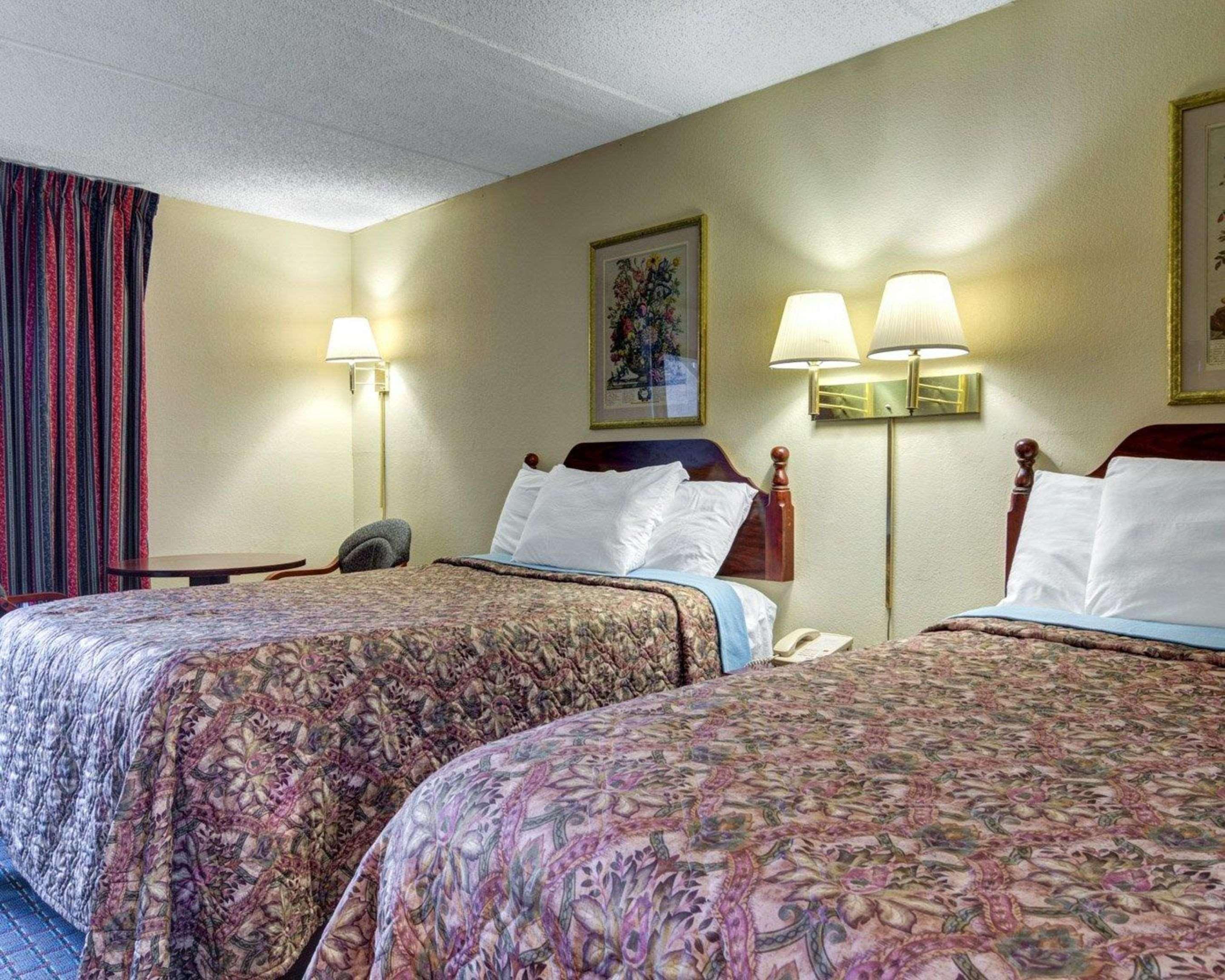 Rodeway Inn Норкрос Екстер'єр фото