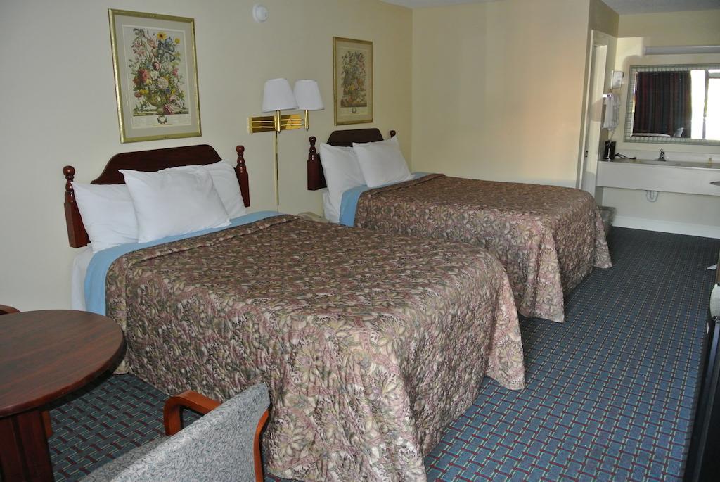 Rodeway Inn Норкрос Екстер'єр фото